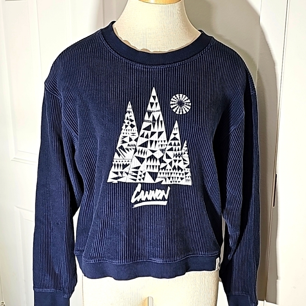 Unwind by league crop sweatshirt relaxed lifestyle blue‎ with trees. Size XL